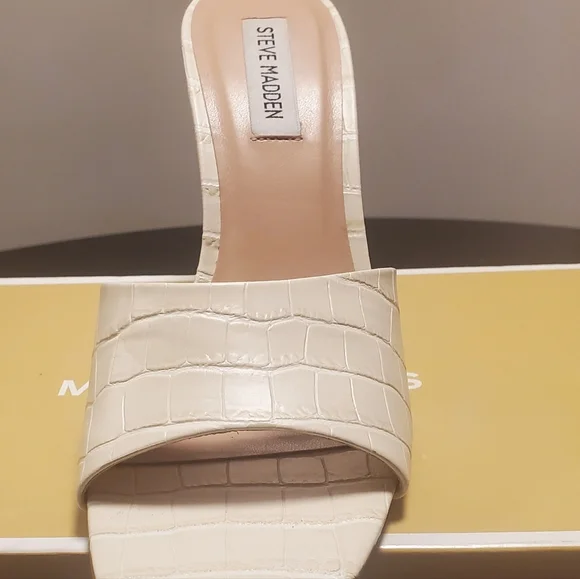 STEVE MADDEN Wedge Heels/Sandals - Picture 6 of 7